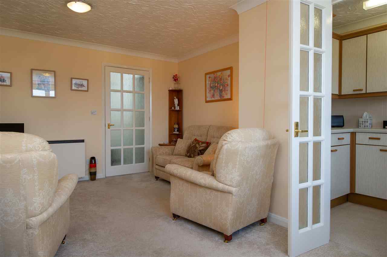 resized-2349823-51 Waterside Court Church Street St Neots_MATTHEW POWER PHOTOGRAPHY007.JPG